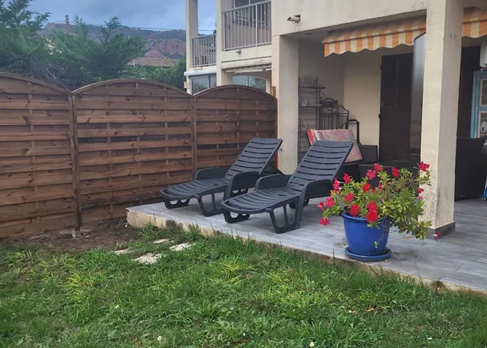 Agay Le Pti Bonheur 60m2 Rez De Jardin, En Bord De